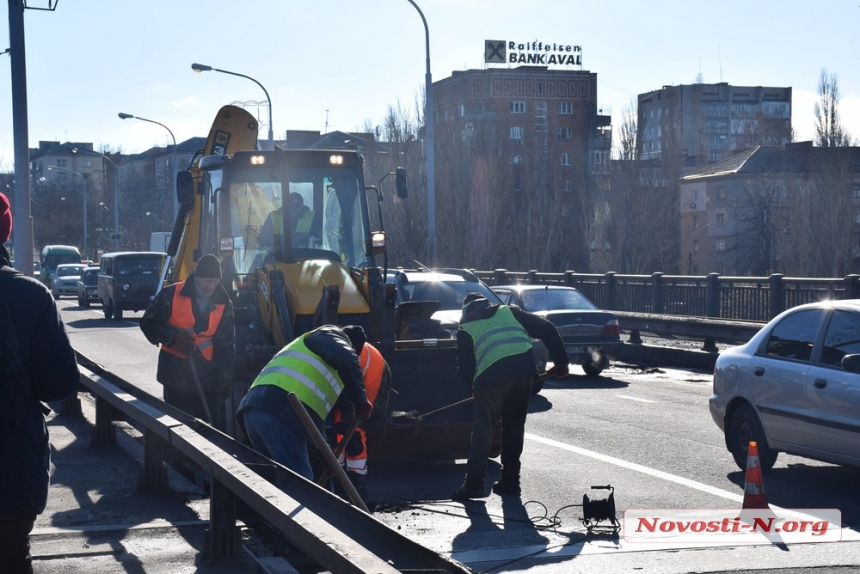 В Николаеве начался ремонт Варваровского моста – организовано реверсивное движение