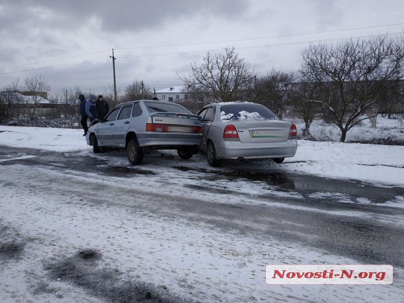 В Николаеве лоб в лоб столкнулись Daewoo и «Лада»: пострадала пассажир 