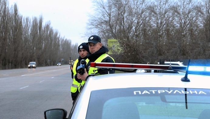 Украинских водителей будут сажать на 15 суток за оскорбление полицейских