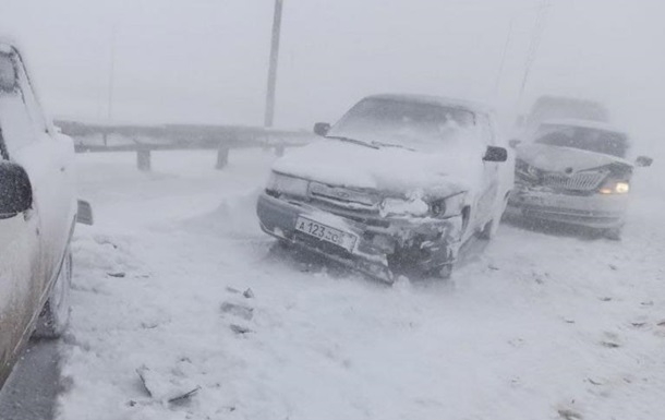 В Крыму столкнулись 32 автомобиля. ВИДЕО
