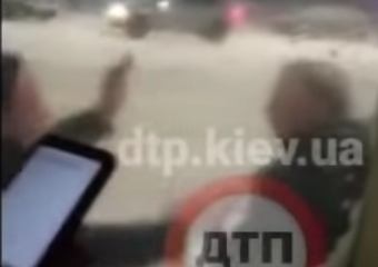 В Киеве подрались пассажир и водитель маршрутки. ВИДЕО