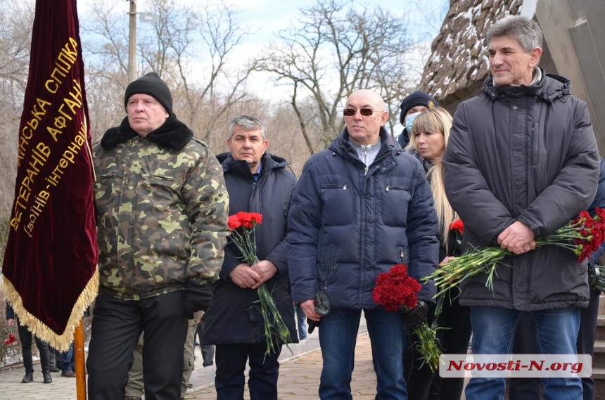 Годовщина вывода войск из Афганистана: в Николаеве возложили цветы. ФОТО