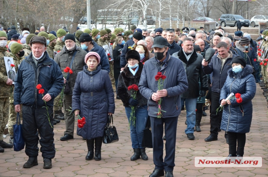 Годовщина вывода войск из Афганистана: в Николаеве возложили цветы. ФОТО