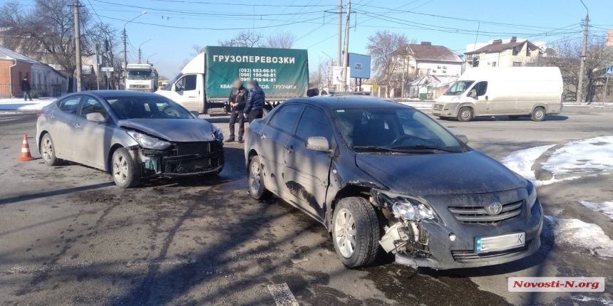 В Николаеве «Хюндай» врезался в «Тойоту»