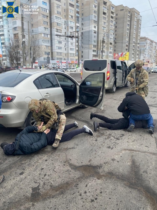 Держала в страхе жителей: в Николаеве СБУ нейтрализовала преступную группировку