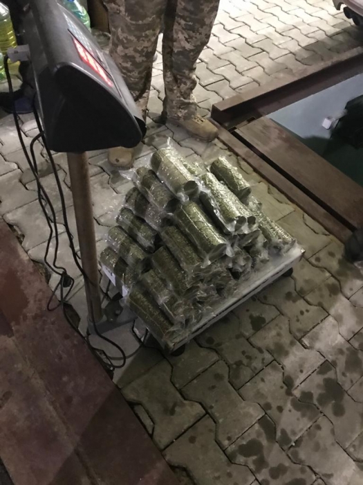 Житель Херсонской области пытался вывезти в Крым 20 кг наркотиков