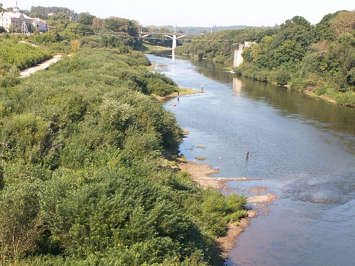 В реке Днепр выявили почти 65 тысяч химических соединений, - Минэкологии