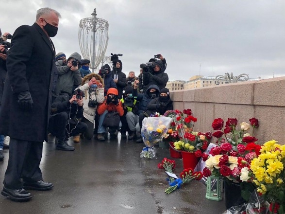В России проходят акции памяти Немцова. ВИДЕО
