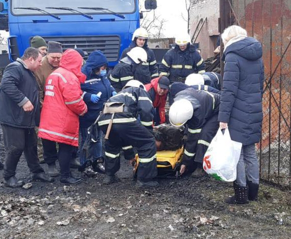 Взрыв в школе Николаевской области: мужчину удалось вытащить из-под завала
