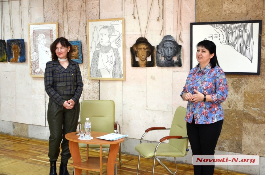 Николаевский скульптор показала гипсовых Коко Шанель и Мерилин Монро