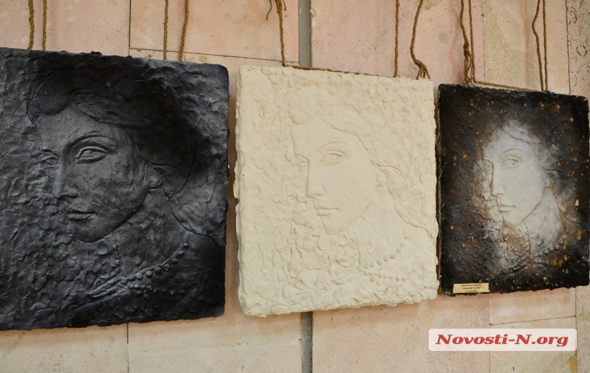 Миколаївська скульпторка представила гіпсові портрети Коко Шанель і Мерилін Монро