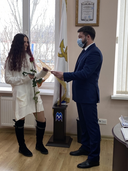 В ГП «Николаевский морской торговый порт» торжественно поздравили женщин с 8 Марта