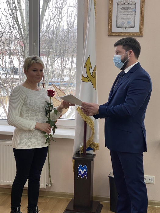 В ГП «Николаевский морской торговый порт» торжественно поздравили женщин с 8 Марта