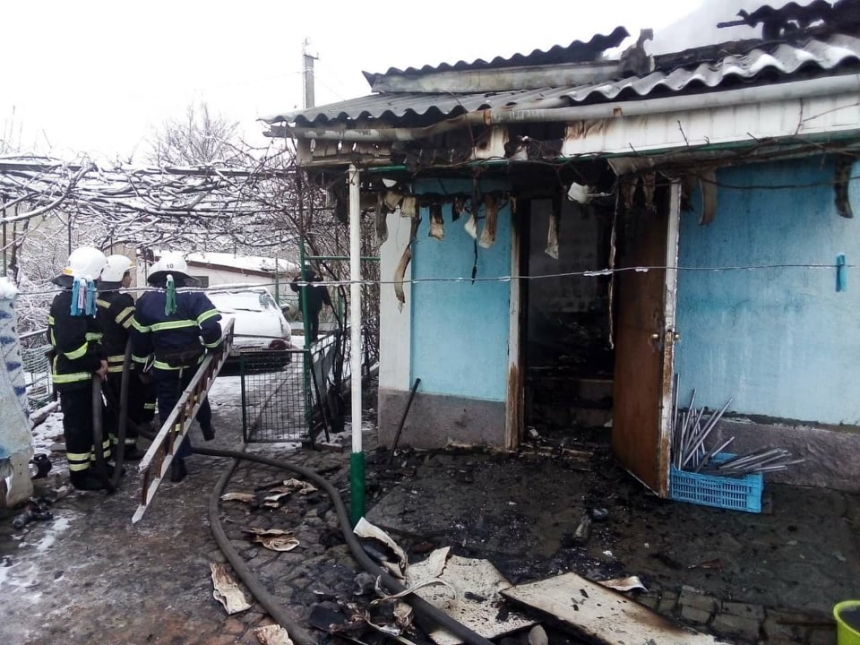 В Николаевской области горели жилые дома, погиб мужчина