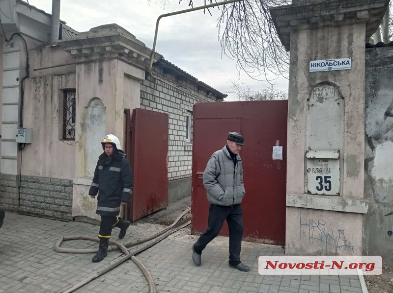 Во дворе жилкопа в центре Николаева произошел пожар