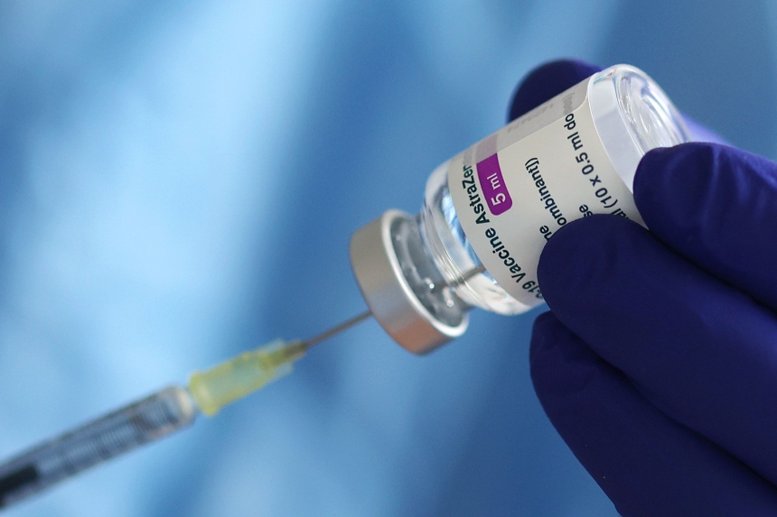 38-летняя учительница умерла после прививки вакциной AstraZeneca