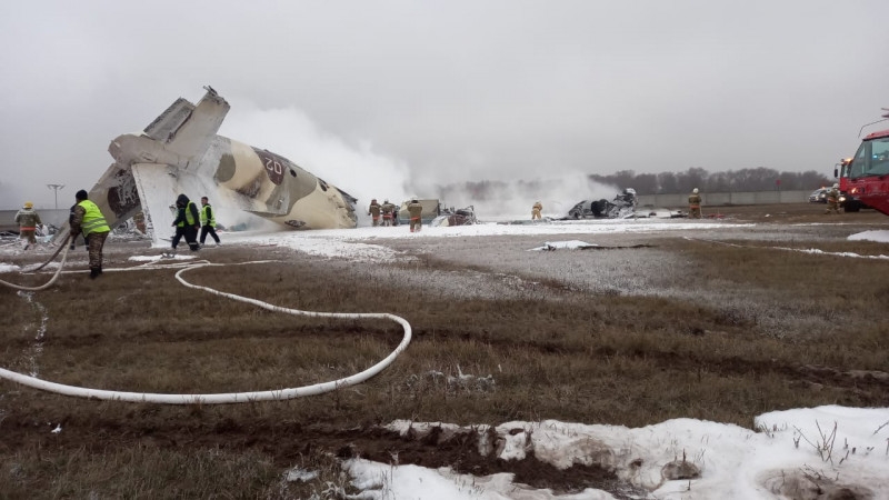 В Казахстане упал военный самолет - погибли 4 человека. Видео