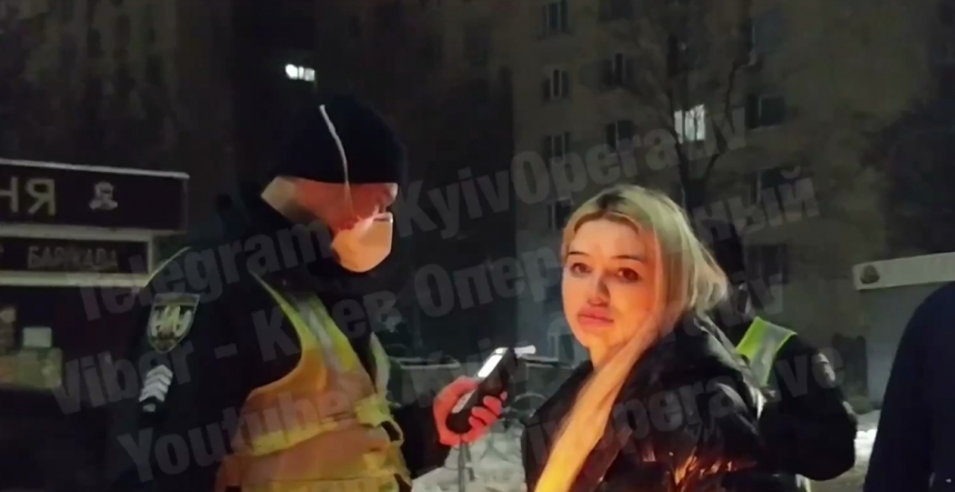В Киеве пьяная женщина на «BMW» разбила четыре автомобиля