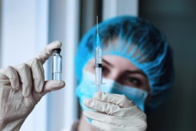 В Украине за день сделали почти 9000 прививок от коронавируса