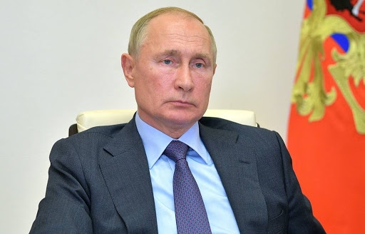 Путин отреагировал на критику Байдена фразой «кто так обзывается, тот сам так называется»