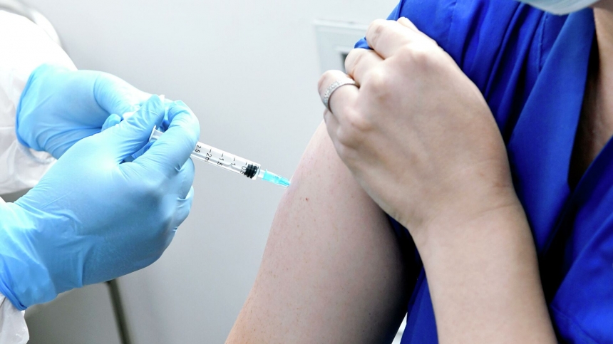 Возникновение тромбов после вакцины AstraZeneca: пояснили причину