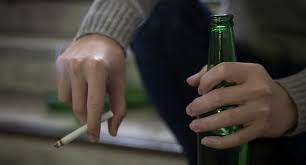 Украинцы на алкоголь и табак тратят больше, чем на здравоохранение
