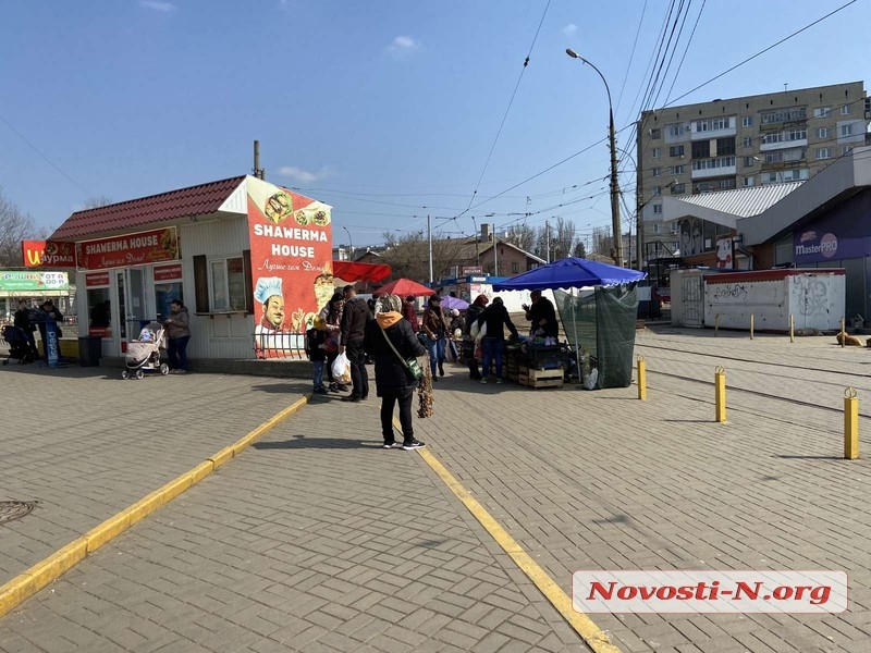 «Красная» зона в Николаеве: рынок продолжает работу. Видео
