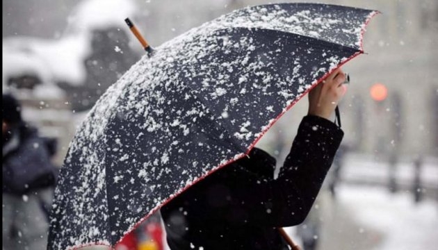 В Украине ожидается похолодание, снег и дожди. Видео