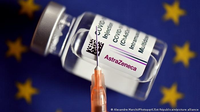 В Канаде приостановили использование вакцины AstraZeneca