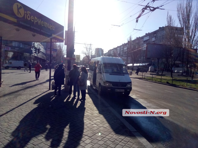 С сегодняшнего дня в Николаеве останавливают транспорт днем: что происходит на остановках