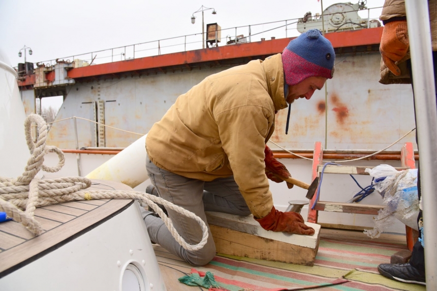 В Николаев на ремонт зашла 60-летняя яхта, построенная для полярных экспедиций. ФОТО