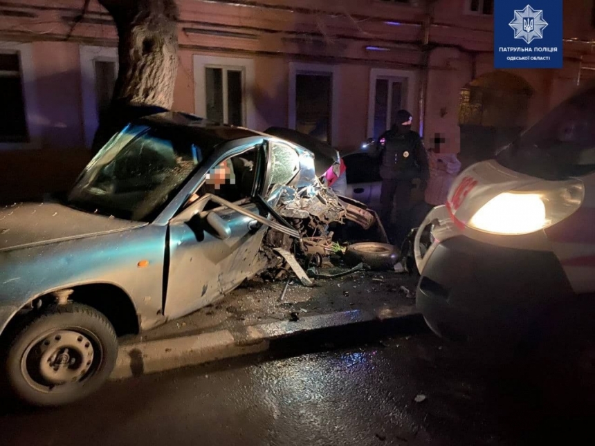 ДТП с пострадавшими в Одессе: водитель «скорой» уснул за рулем. ВИДЕО