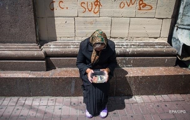 Более 42% работающих украинцев живут в бедности