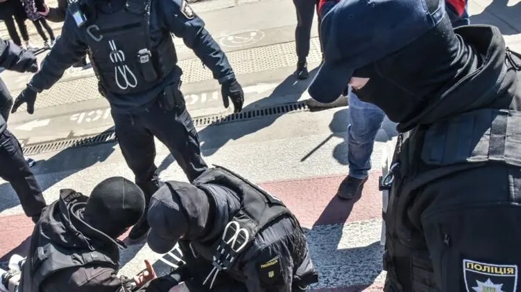 В Одессе подрались протестующие против высоких тарифов и полицейские