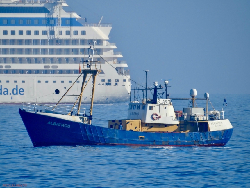 На судне с украинскими моряками в Испании нашли тонны гашиша