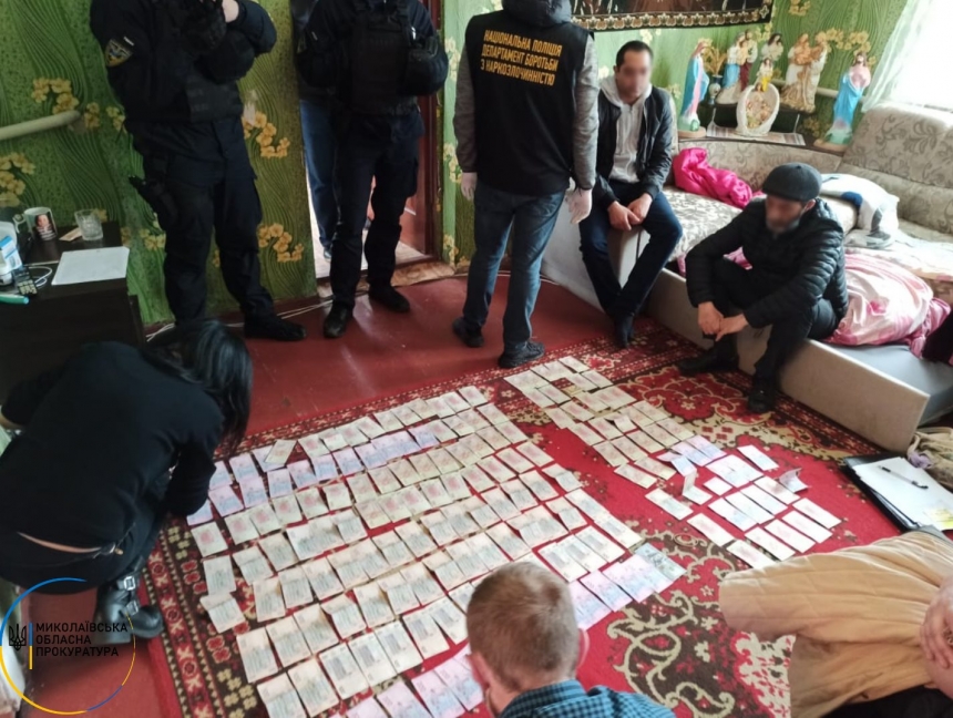 В Николаеве задержали группу «закладчиков», предложивших начальнику полиции взятку