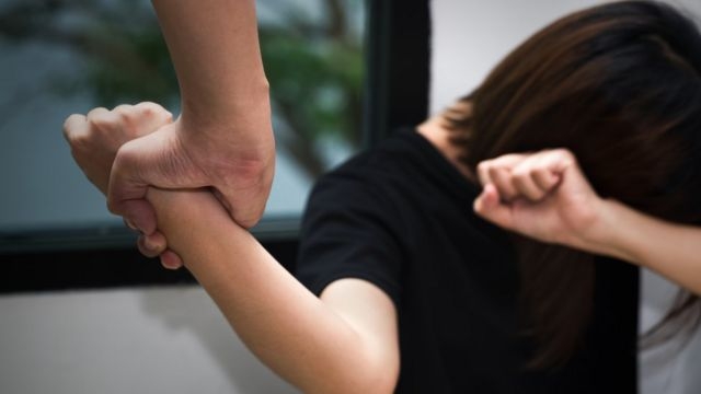 Киевлянину дали год тюрьмы за домашнее насилие над женой
