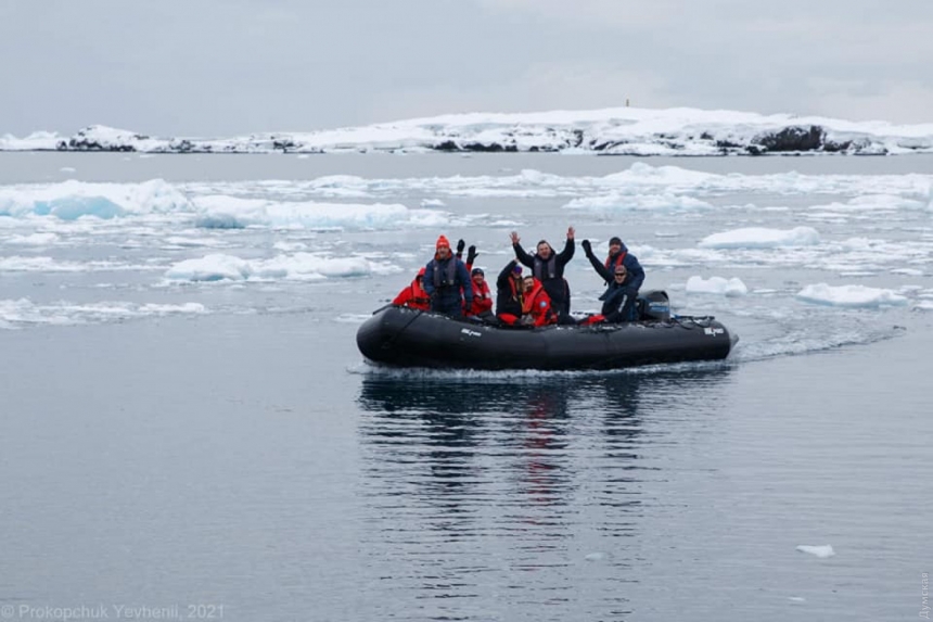 На Антарктиду прибыла сезонная экспедиция украинских полярников