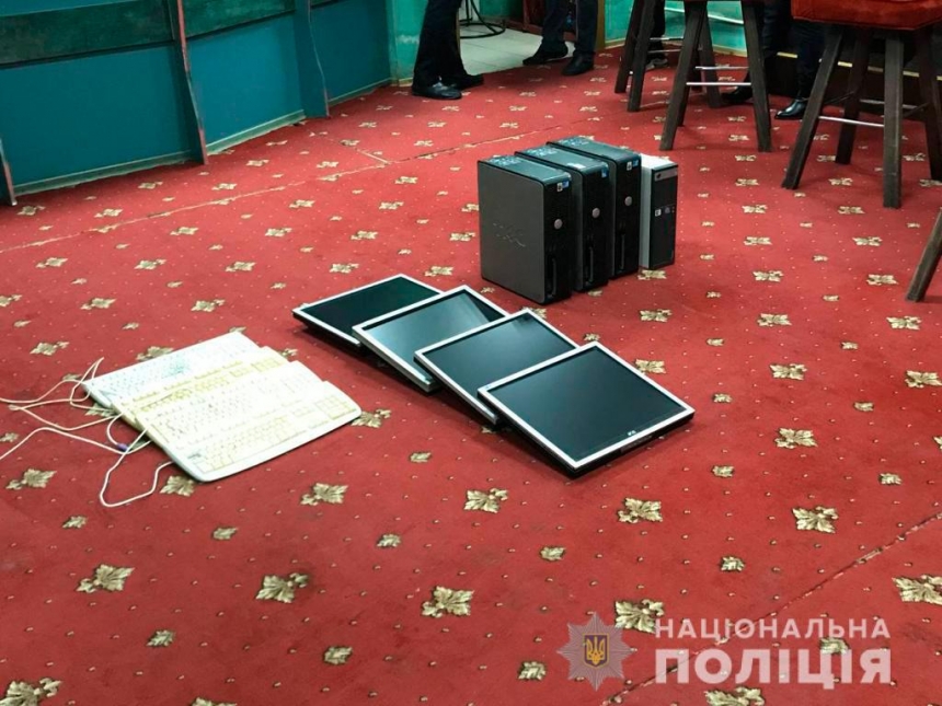 В центре Южноукраинска правоохранители «накрыли» три игорных зала