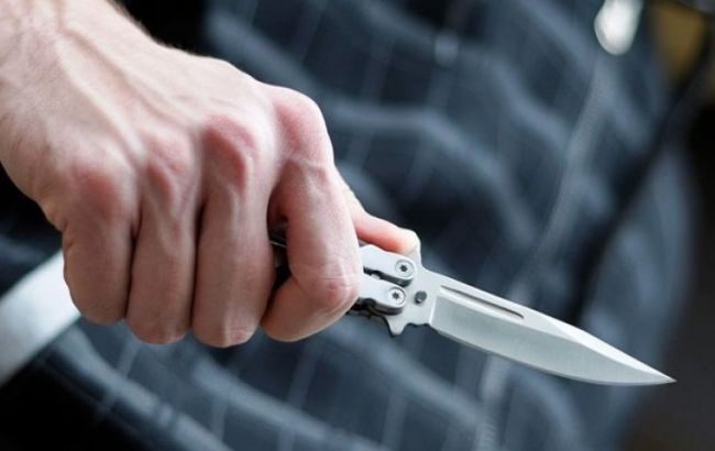 В Мариуполе школьник ранил сверстницу ножом
