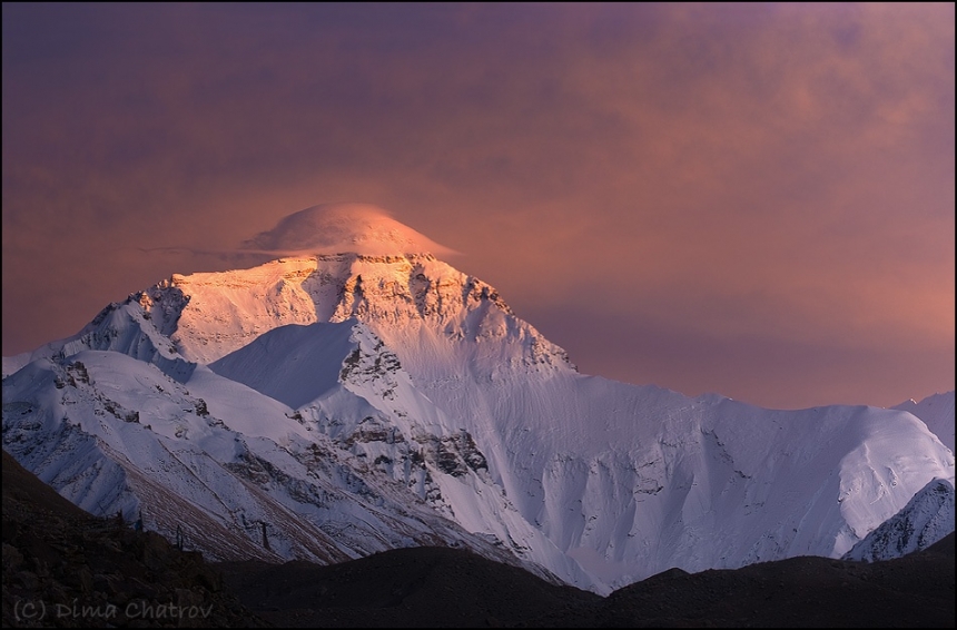 Китай прочертит линию на пике Эвереста, чтобы в страну не проникли альпинисты с COVID-19
