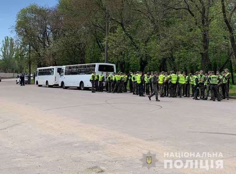 Пропавшего в Николаеве Олега Полякова ищут уже третьи сутки: сотни полицейских «прочесывают» местность  