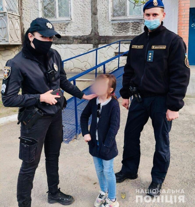 В Николаеве оперативно разыскали 8-летнюю девочку, которая пропала с детской площадки