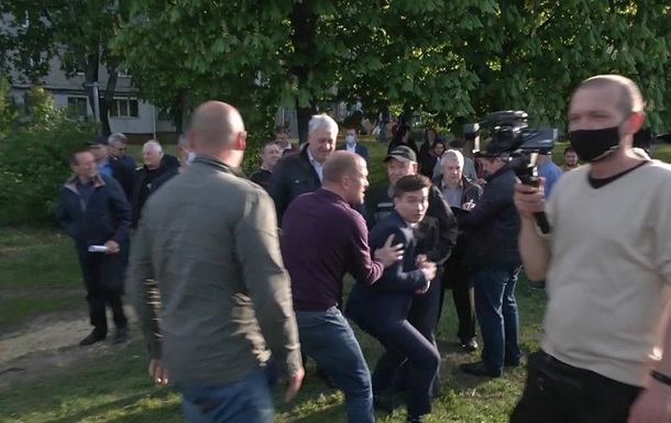 В Харькове охрана мэра напала на журналиста. ВИДЕО