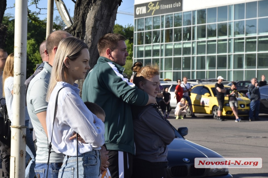 В Николаеве горожане устроили дрифт-вечеринку. ФОТОРЕПОРТАЖ