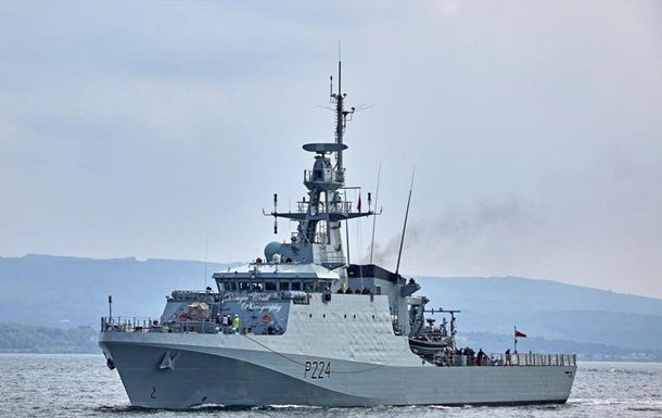 В Черное море вошел корабль Великобритании: в РФ сообщили, что следят за ним