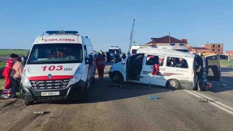 Пьяный водитель «Лады» утроил ДТП на трассе: погибла пассажир, еще 6 человек госпитализированы 