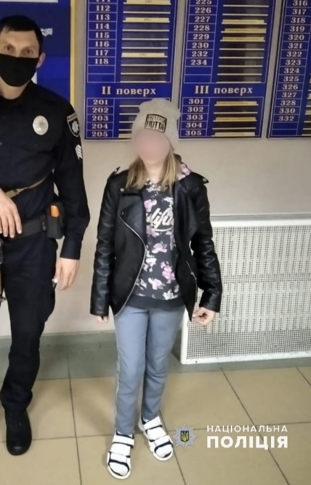 В Южноукраинске 10-летняя девочка ушла из дома, оставив записку - ребенка нашли полицейские