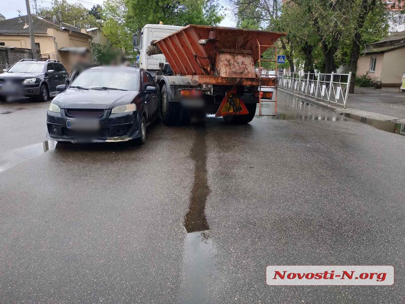 В центре Николаева столкнулись МАЗ «ЭЛУ автодорог» и «Шевроле»
