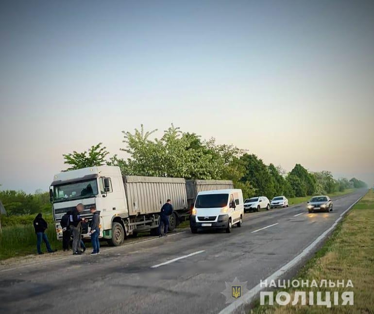 Полиция Одесской области задержала преступников, нападавших на дальнобойщиков . Видео